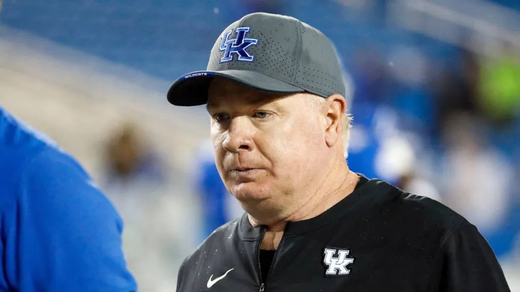 Mark Stoops staying at Kentucky